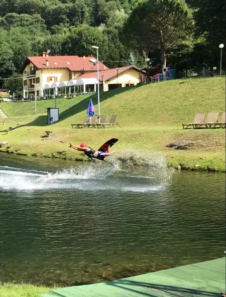 Wakeboard al Como Lake Cable Park a Colico