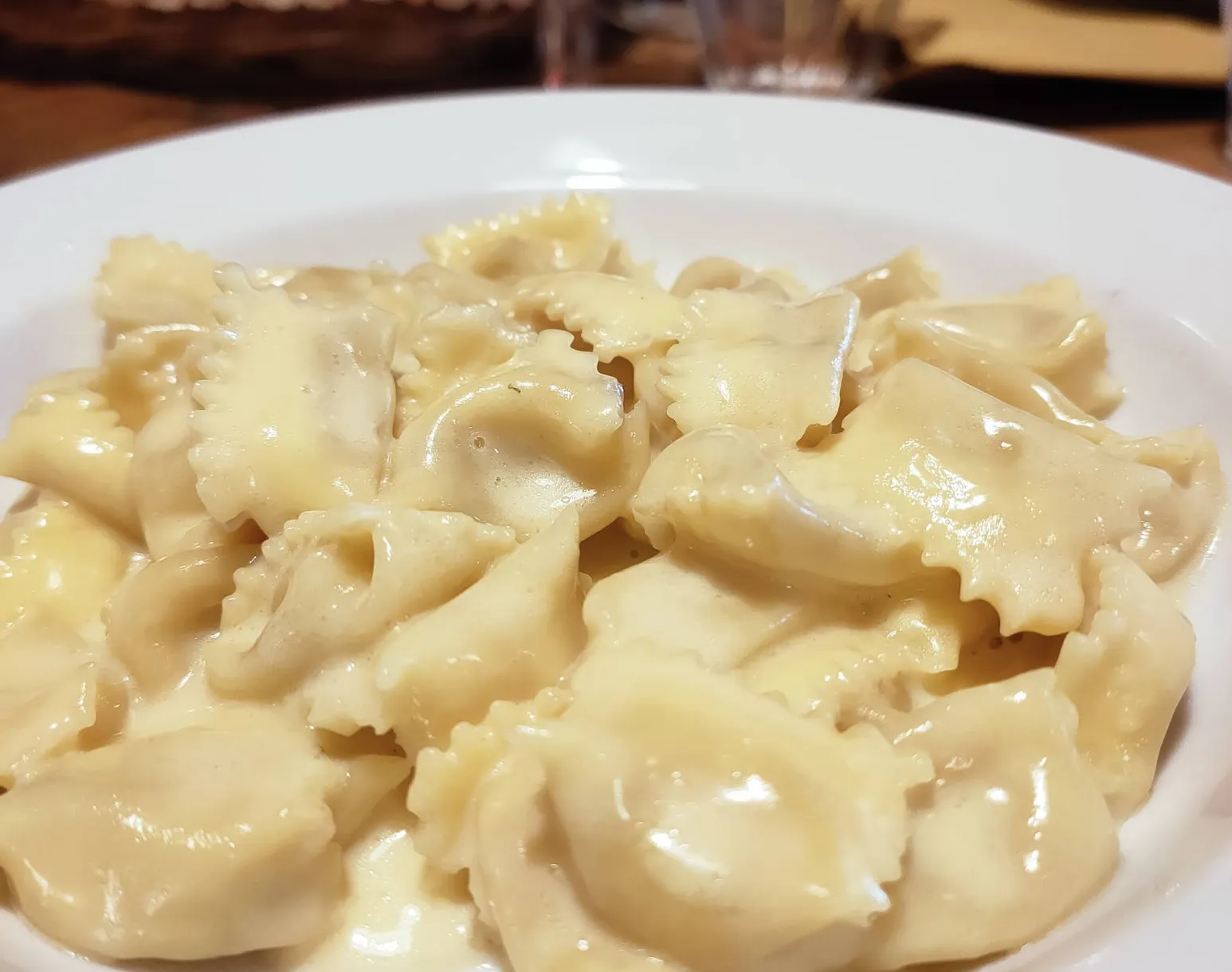 Cena in baita con trasporto in motoslitta ad Usseaux in Val Ghisone