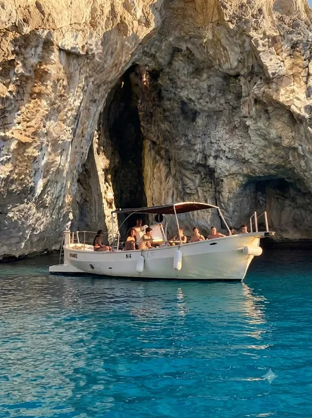 Gita di 3 ore in gozzo con soste bagno e aperitivo a Santa Maria di Leuca